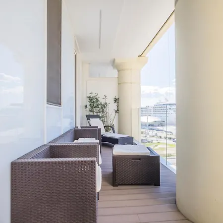 Crescent Luxury Retreat - Seafront Scala E *