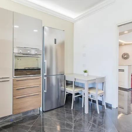 Crescent Luxury Retreat - Seafront Scala E