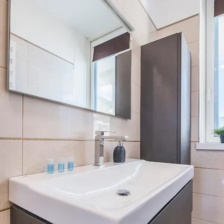 Apartamento Crescent Luxury Retreat - Seafront Scala E Salerno