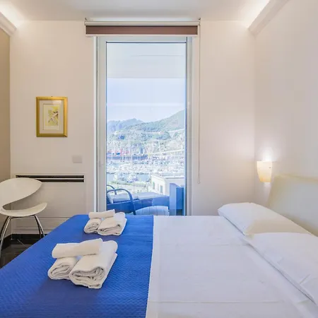 Apartamento Crescent Luxury Retreat - Seafront Scala E *